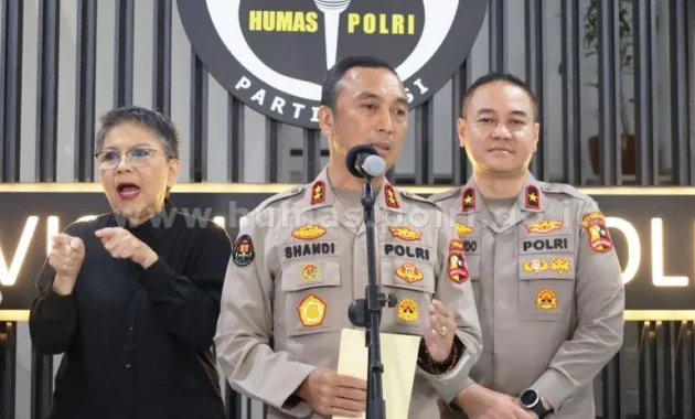 Usia Pensiun Polisi Ditingkatkan menjadi 60 Tahun, Menkum Sebut Sejalan dengan TNI, Jaksa, dan PNS Usia Pensiun Polisi Ditingkatkan menjadi 60 Tahun, Menkum Sebut Sejalan dengan TNI, Jaksa, dan PNS
