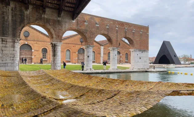 Venice Jadi Pusat Sorotan: Dari Kemenangan Reyer Venezia di Playoff hingga Instalasi Seni Global di Biennale