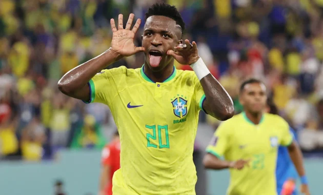 Vinícius Júnior: Dari Sambutan Hangat di Seleção hingga Provokasi di Camp Nou, Kisah Sang Bintang Brasil yang Memukau Dunia
