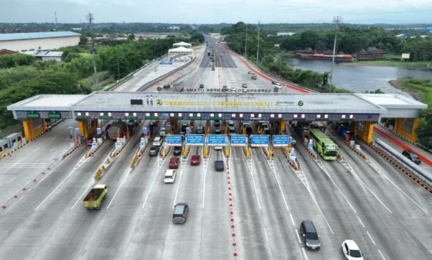 Volume Kendaraan di Tol Jakarta‑Cikampek Meningkat Saat Libur Panjang Volume Kendaraan di Tol Jakarta‑Cikampek Meningkat Saat Libur Panjang