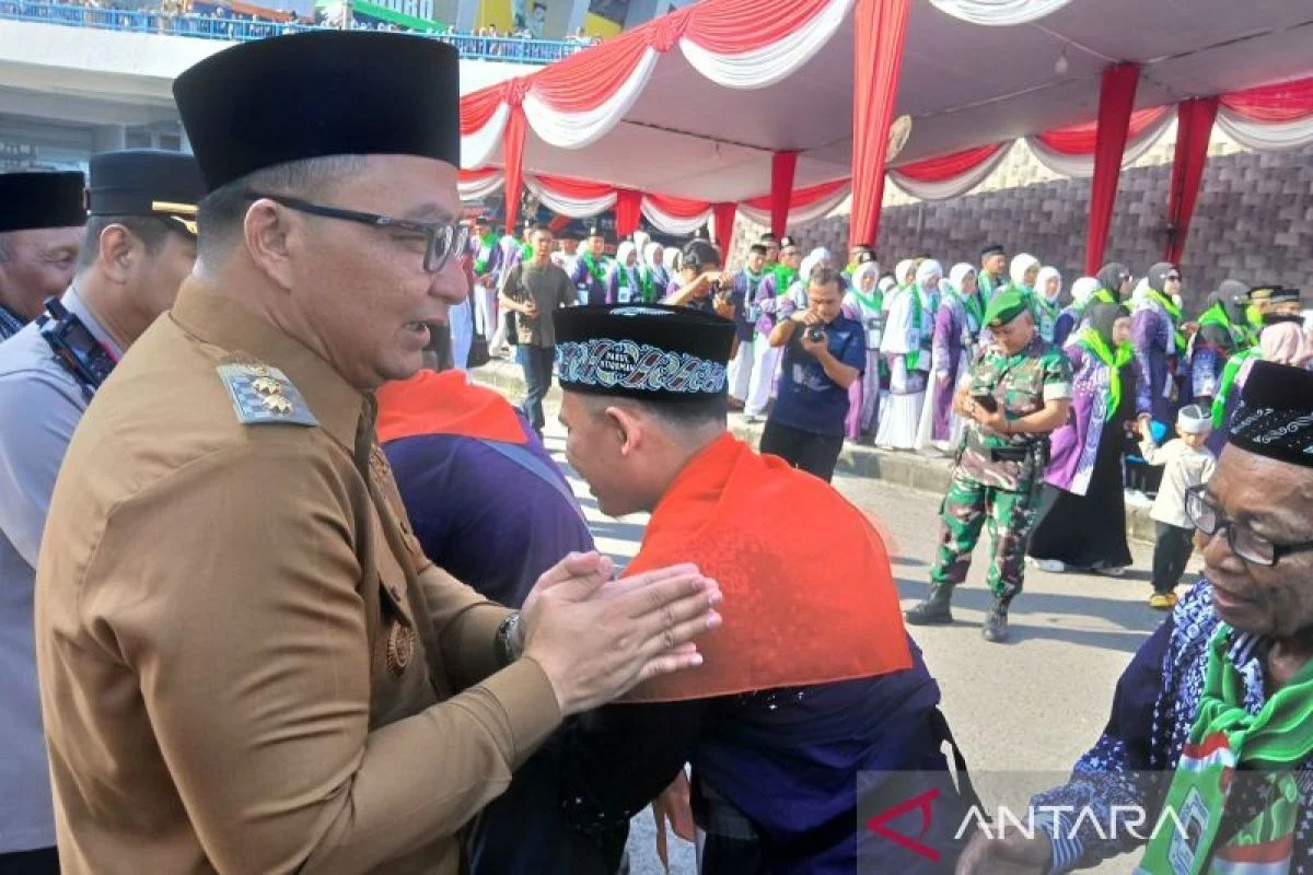 Wakil Bupati Lebak Lepas 365 Calon Haji