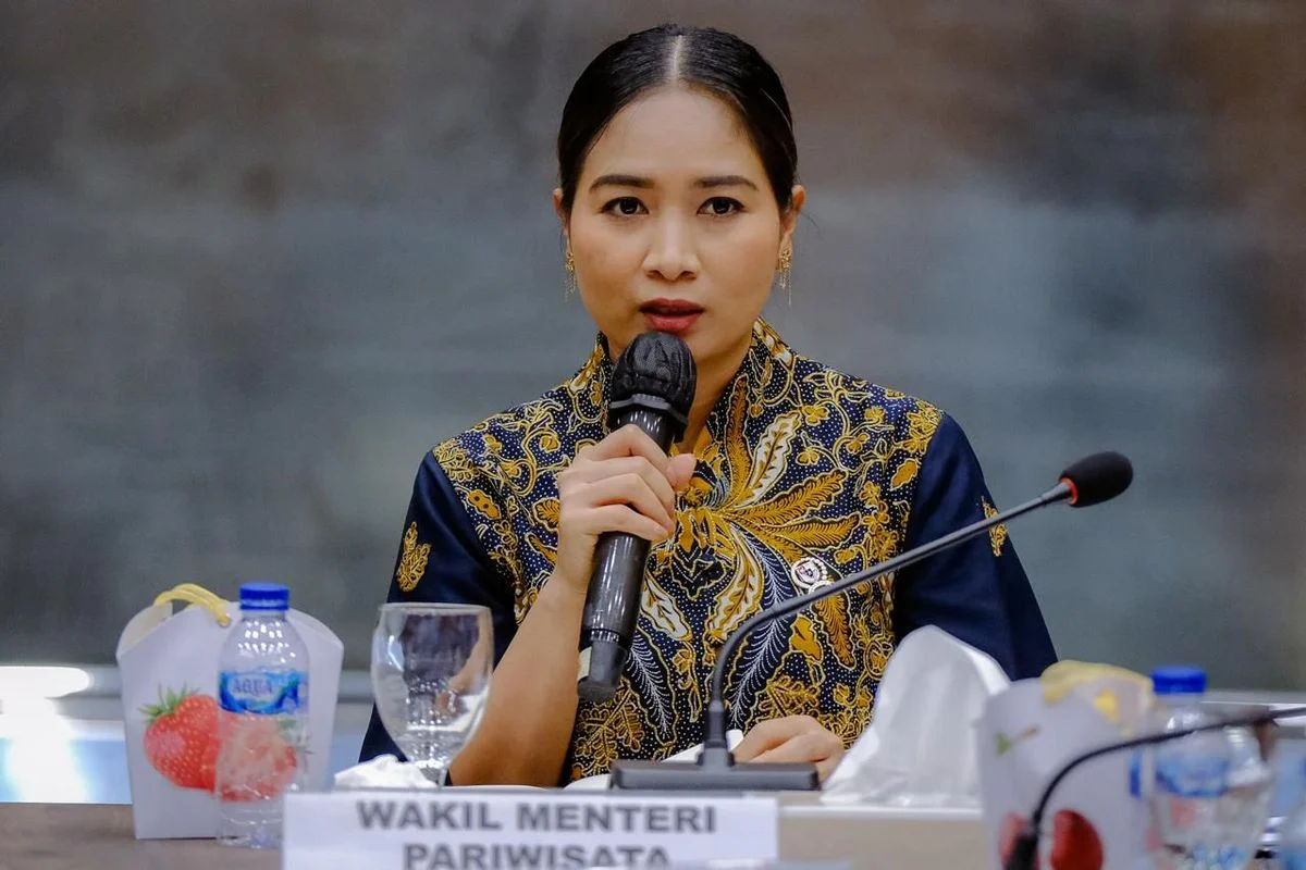 Wamenpar Ni Luh Puspa Ceritakan Perempuan Hebat Penggerak Pariwisata di Women’s Inspiration Awards 2026