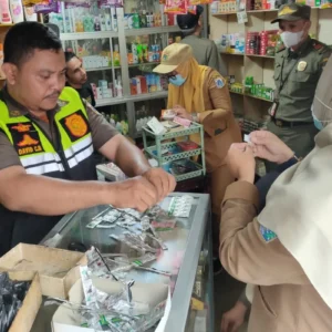 Wanita 37 Tahun Tertangkap Jual Obat Keras di Jakarta Timur, Barang Bukti Tertumpuk Ratusan Pil Berbahaya