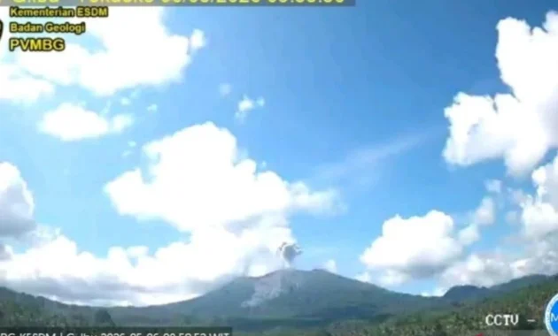Warga di Halmahera diminta siapkan masker hadapi letusan Gunung Ibu