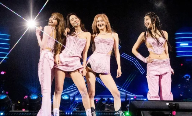 Warna Pink Mengguncang Politik dan Panggung Musik: Dari Kuis Viral hingga Penampilan Memukau PinkPantheress