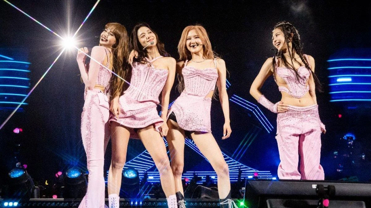 Warna Pink Mengguncang Politik dan Panggung Musik: Dari Kuis Viral hingga Penampilan Memukau PinkPantheress