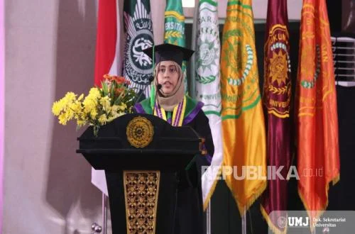 Wisudawan UMJ Asal Yaman Sampaikan Pesan Perjuangan dan Kemanusiaan