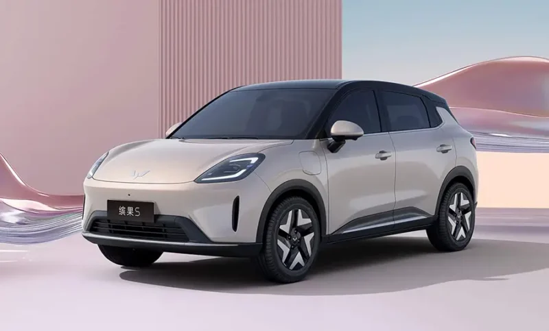 Wuling New Binguo EV dan Kartini Modern: Perpaduan Gaya Futuristik dengan Mobilitas Berkelanjutan