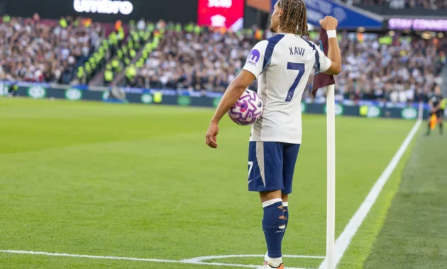 Xavi Simons Terpuruk Cedera ACL: Dampak Besar pada Derby Chelsea vs Tottenham dan Harapan Musim Depan