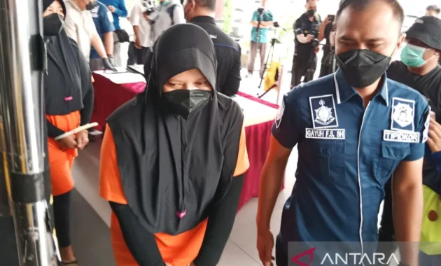 3 Mantan Bos BGN Ditangkap Korupsi, Pemerintah Diminta Tutup Celah Monopoli 3 Mantan Bos BGN Ditangkap Korupsi, Pemerintah Diminta Tutup Celah Monopoli