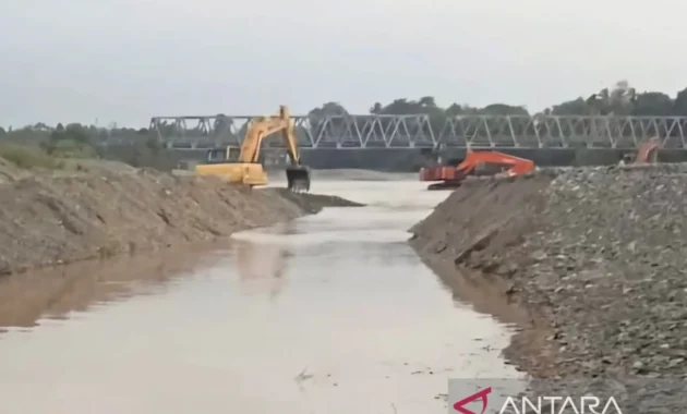 600 Hektare Sawah di Nagan Raya Mengering Karena Saluran Irigasi Dangkal 600 Hektare Sawah di Nagan Raya Mengering Karena Saluran Irigasi Dangkal