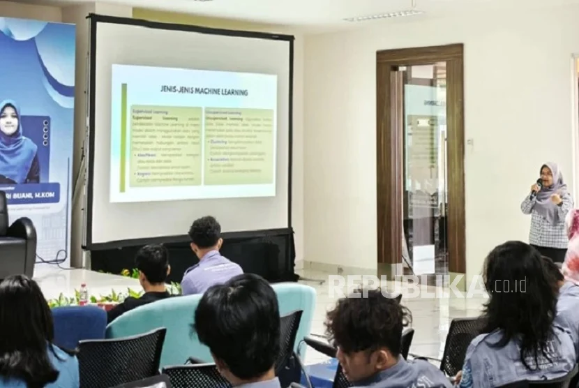 AI Bukan Sekadar Teori, UNM Bekali Mahasiswa Skill yang Diburu Industri