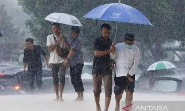 Akhir Pekan Mayoritas Wilayah RI Diperkirakan Diguyur Hujan Ringan