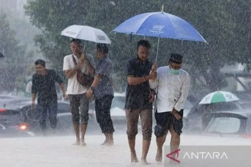 Akhir Pekan Mayoritas Wilayah RI Diperkirakan Diguyur Hujan Ringan