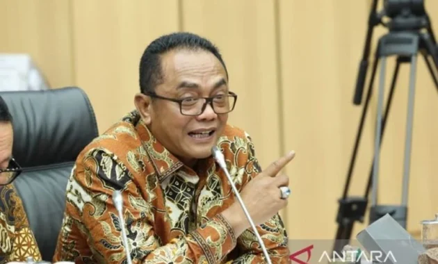 Anggota DPR Dorong Kepastian Hukum bagi Pertambangan Rakyat Anggota DPR Dorong Kepastian Hukum bagi Pertambangan Rakyat
