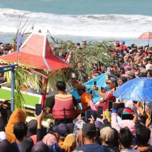 Anggota DPR Dukung Tradisi Sedekah Laut Kendal Jadi Agenda Nasional
