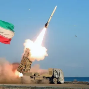 AS Cegat Rudal Iran di Selat Hormuz dan Serang Radar di Qeshm