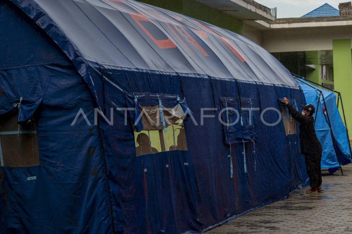 Basarnas dan BPBD Siapkan Tenda Darurat di RS Undata Palu