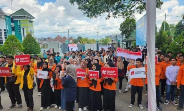 BEM UI dan Aliansi Mahasiswa Ubah CFD Bundaran HI Jadi Mimbar Bebas, Pemerintah Diabaikan