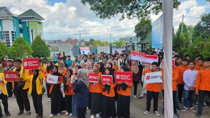 BEM UI dan Aliansi Mahasiswa Ubah CFD Bundaran HI Jadi Mimbar Bebas, Pemerintah Diabaikan