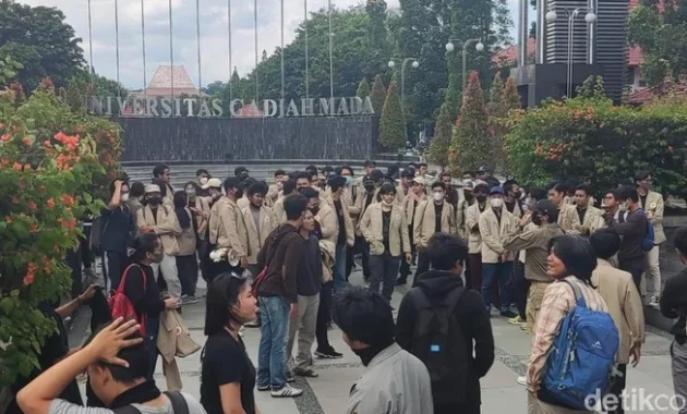BEM UI Rencanakan Demo Besok di Bundaran HI, Tuntut Penurunan Harga BBM dan Penghentian Program MBG BEM UI Rencanakan Demo Besok di Bundaran HI, Tuntut Penurunan Harga BBM dan Penghentian Program MBG
