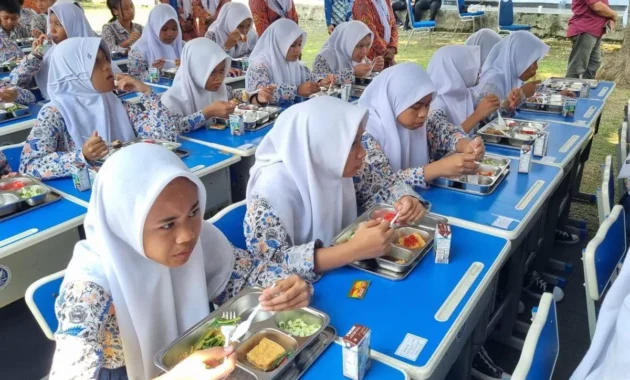 BGN Mulai Siapkan Opsi Kantin Sekolah untuk Pemerataan MBG di Daerah 3T BGN Mulai Siapkan Opsi Kantin Sekolah untuk Pemerataan MBG di Daerah 3T