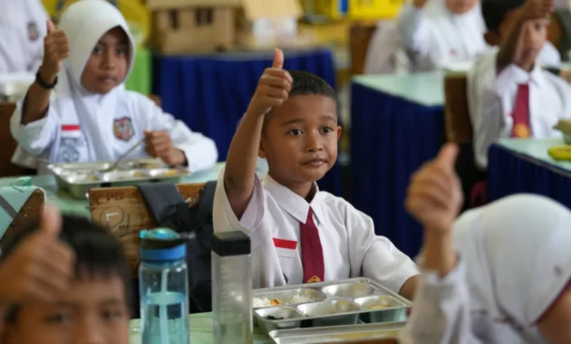 BGN Rencanakan Penyesuaian Penerima MBG, Sekolah Kaya Tak Perlu Mendapatkan Bantuan BGN Rencanakan Penyesuaian Penerima MBG, Sekolah Kaya Tak Perlu Mendapatkan Bantuan