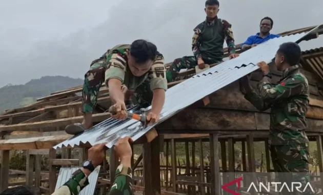 Bhakti TNI, Satgas Yonif 631/Antang Bangun MCK di Dagai, Puncak Jaya Bhakti TNI, Satgas Yonif 631/Antang Bangun MCK di Dagai, Puncak Jaya