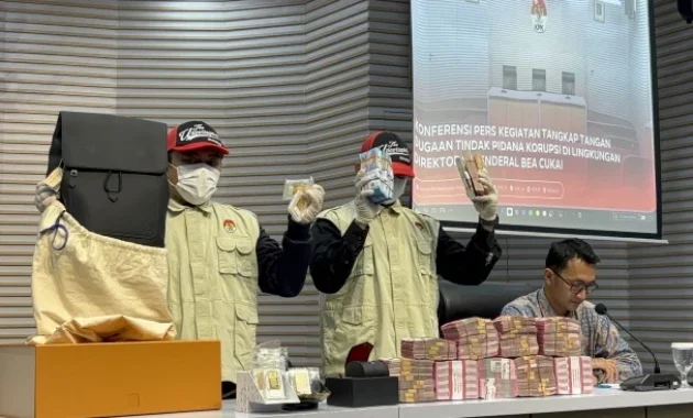 Bos Blueray Cargo Akui Berikan Rp 21 Miliar ke Dirjen Bea Cukai, KPK Janji Analisis Komprehensif Bos Blueray Cargo Akui Berikan Rp 21 Miliar ke Dirjen Bea Cukai, KPK Janji Analisis Komprehensif