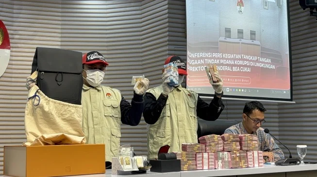 Bos Blueray Cargo Akui Berikan Rp 21 Miliar ke Dirjen Bea Cukai, KPK Janji Analisis Komprehensif