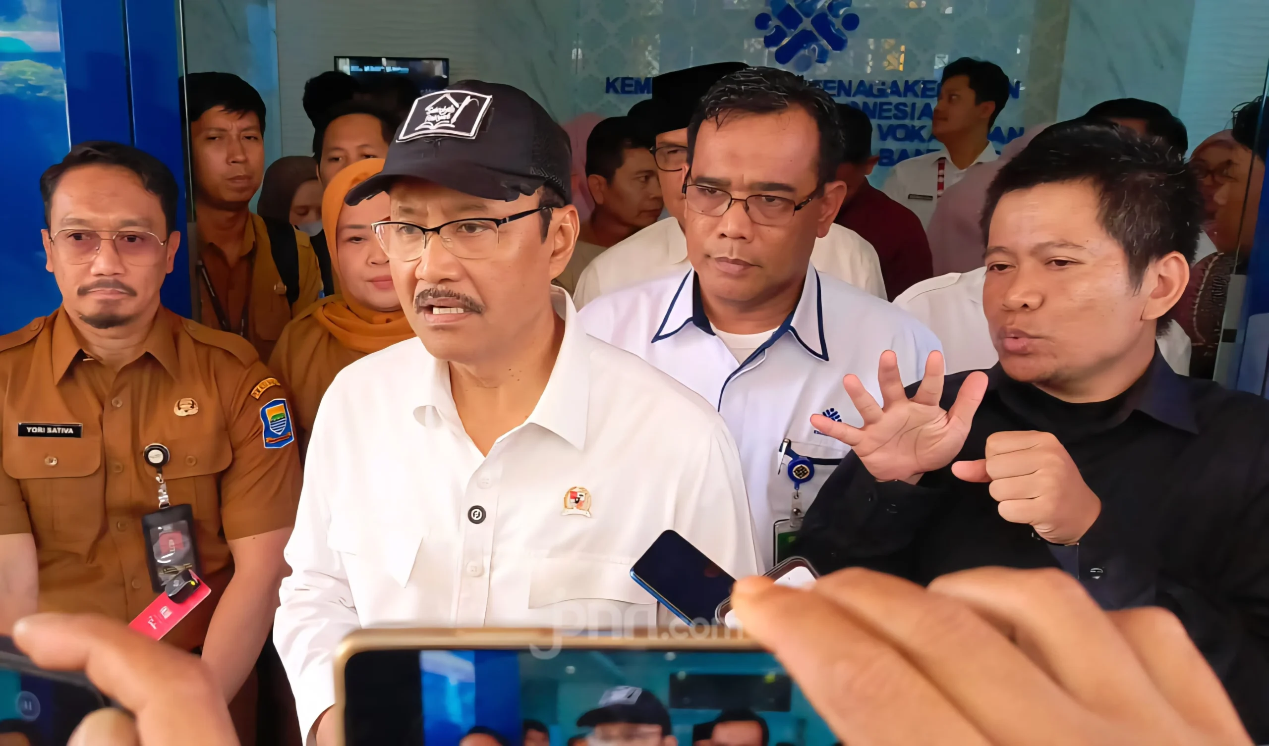 Bupati Ipuk Laporkan Progres Sekolah Rakyat Terintegrasi dan Digitalisasi Perlinsos saat Bertemu Mensos
