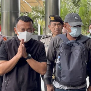 Bupati Muara Enim Edison Tiba di KPK Usai Terjaring Operasi Tangkap Tangan (OTT)