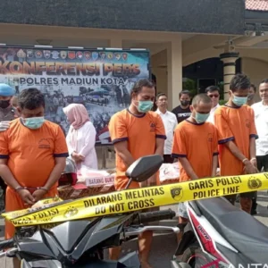 Buron Kasus Pencurian Kendaraan Bermotor Tewas Tertembak, Istri Histeris Saat Jenazah Dipulangkan