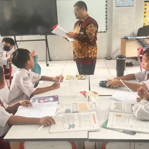 Butuh 900 Ribu Guru, Kemendikdasmen Siapkan Langkah Besar!