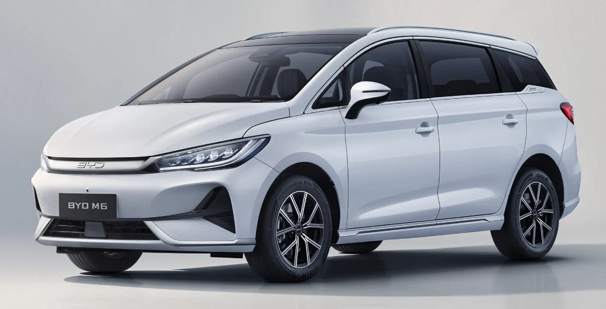 BYD M6 DM Klaim Irit Hingga 65 Km per Liter, Uji Coba 150 Km Tanpa Bahan Bakar