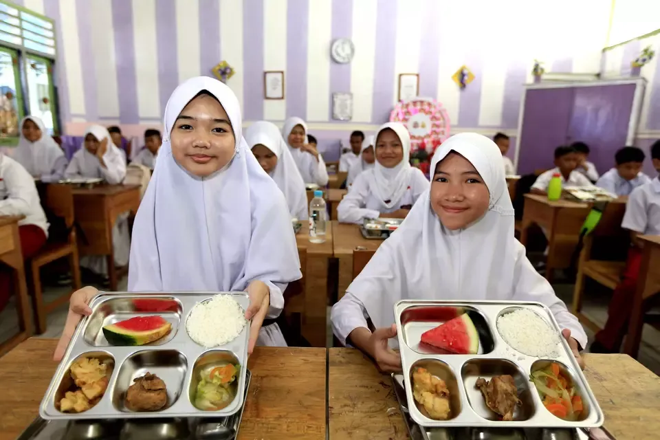 Carut Marut Program Makan Bergizi Gratis (MBG): Keterlibatan Orang Dekat Prabowo dan Yayasan Terafiliasi Partai