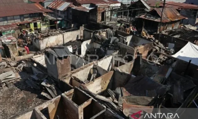 Damkarmat Makassar Catat 75 Rumah Ludes Terbakar, Warga Diimbau Waspada Instalasi Listrik Damkarmat Makassar Catat 75 Rumah Ludes Terbakar, Warga Diimbau Waspada Instalasi Listrik