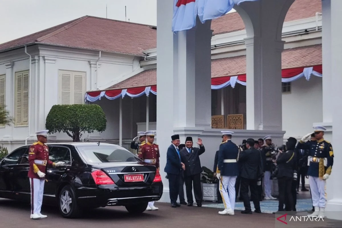 Di Istana Merdeka, Prabowo Subianto Terima Menteri Pertahanan Qatar yang Membawa Pesan Emir