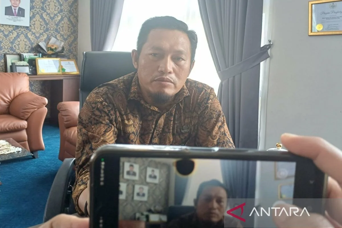 Dinas ESDM: Enam PLTS Komunal Sudah Beroperasi Terangi Warga Kepri
