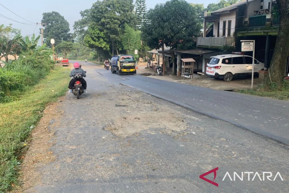 Dishub Cianjur Prioritaskan Pemasangan Rambu Lalu Lintas dan PJU di Jalur Wisata