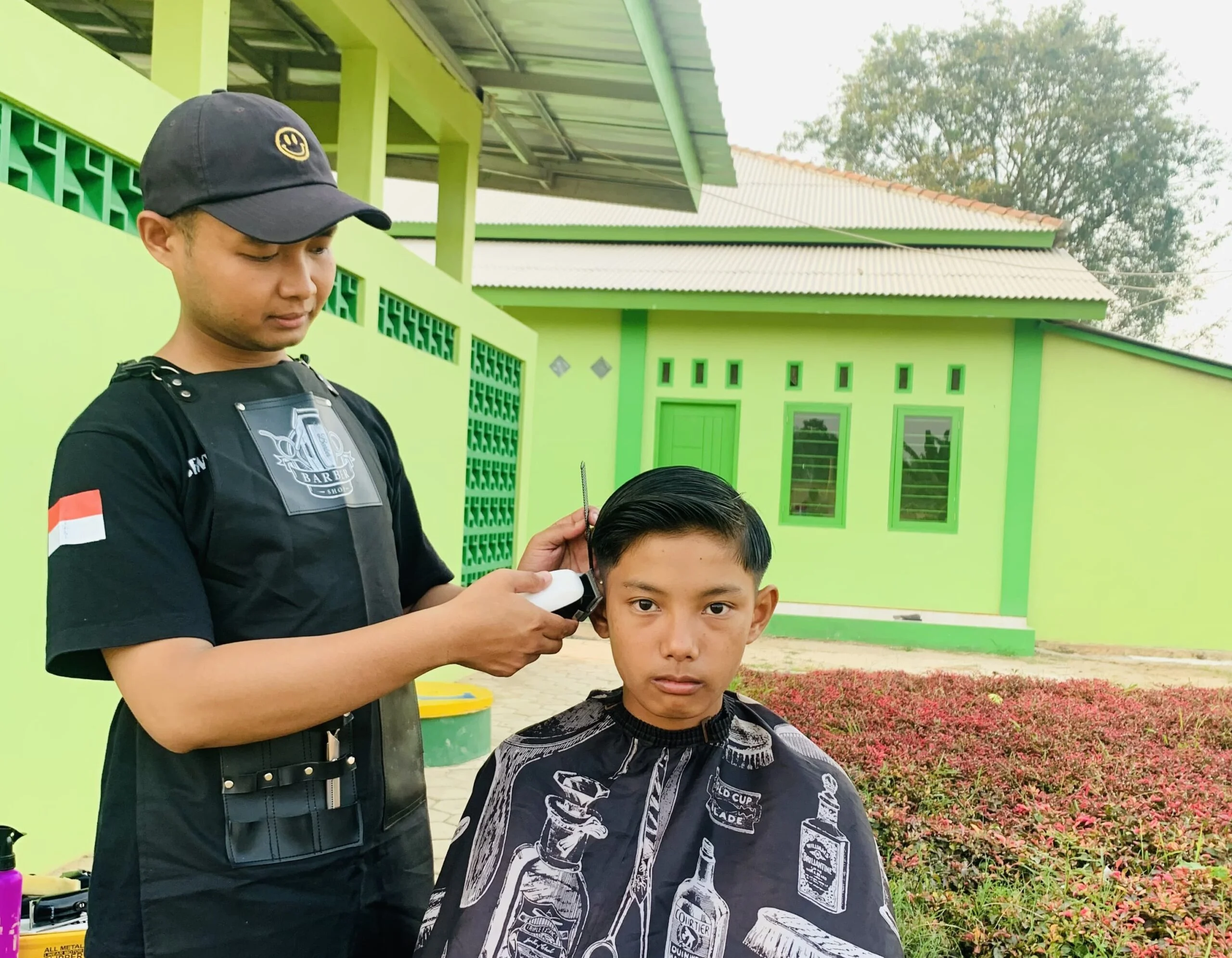Dispora Kalteng Latih 40 Pemuda Jadi Wirausaha Pangkas Rambut