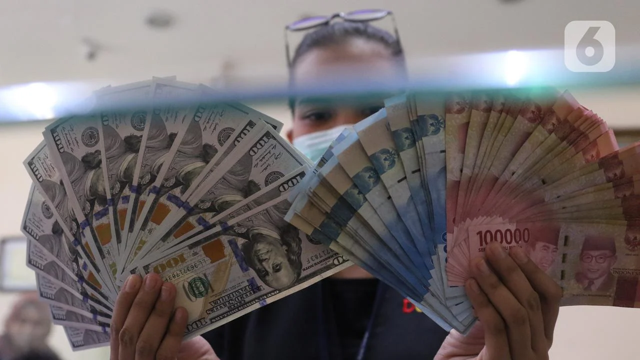 Dolar Menembus Rp 18.134, Rupiah Terus Terpuruk di Awal Pekan