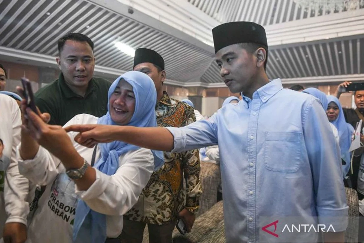 DPR Ingatkan Mahasiswa yang Diajak Gibran Keliling Indonesia Timur untuk Tetap Kritis tapi Santun