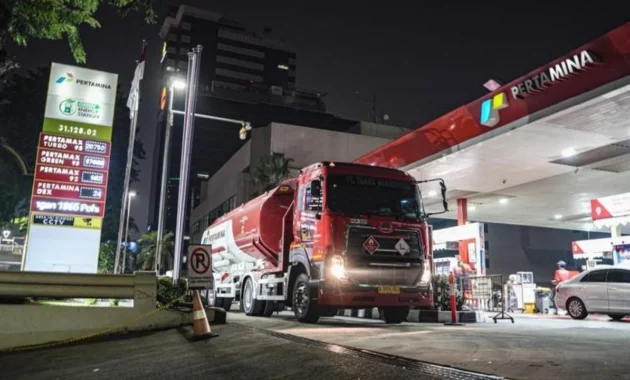 Ekonom: Mitigasi kenaikan harga BBM perlu lindungi kelompok rentan Ekonom: Mitigasi kenaikan harga BBM perlu lindungi kelompok rentan