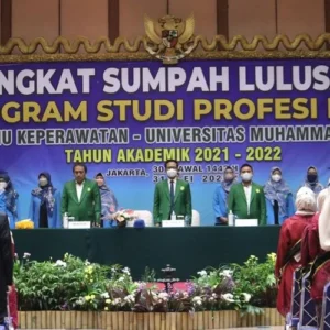 FIK UMJ Angkat Sumpah 109 Lulusan Profesi Ners Tahun Akademik 2025/2026