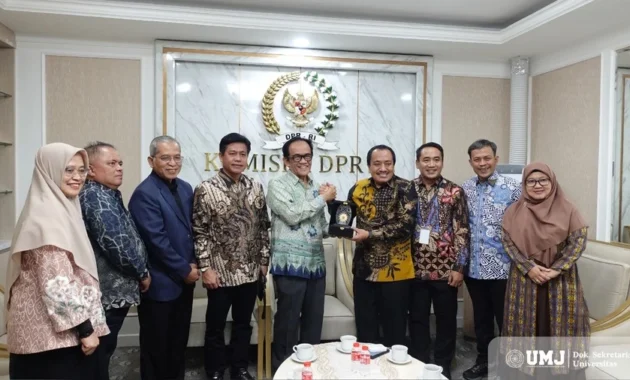Forum Rektor PTMA Sampaikan Aspirasi Pendidikan Tinggi ke DPR Forum Rektor PTMA Sampaikan Aspirasi Pendidikan Tinggi ke DPR