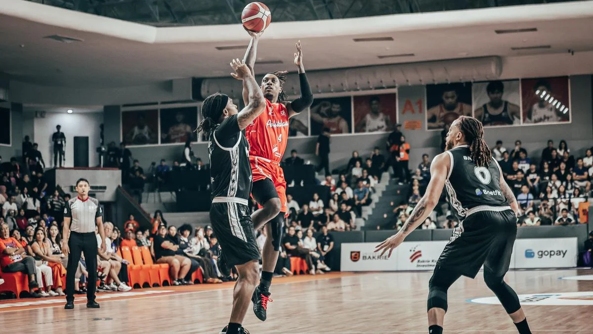 Gim Ketiga Final IBL 2026: Hornbills Kehilangan Akurasi, Pelita Jaya Ambil Alih Kendali