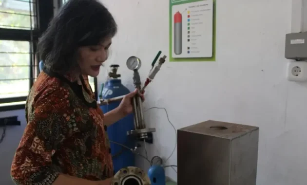 Guru Besar ITS Sulap Limbah Aluminium Jadi Energi Ramah Lingkungan