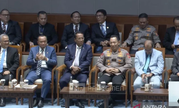 Habiburokhman Sebut Listyo Sigit Prabowo Salah Satu Kapolri Terbaik Sepanjang Masa Habiburokhman Sebut Listyo Sigit Prabowo Salah Satu Kapolri Terbaik Sepanjang Masa