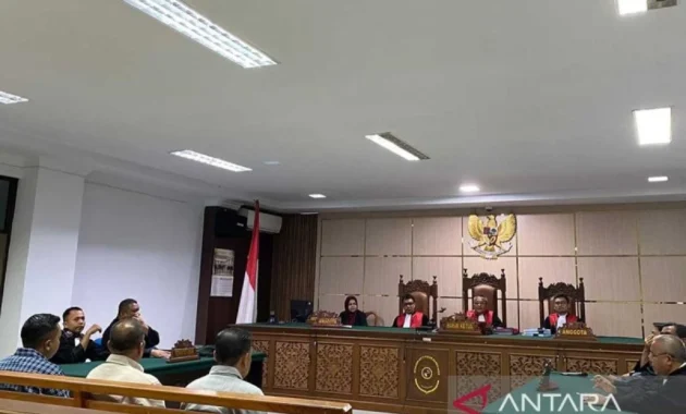 Hakim Vonis Bebas Dua Terdakwa Korupsi Pengadaan Wastafel COVID-19 di Aceh